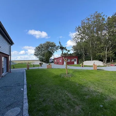 Fully Renovated 60m2 Next To The Sea